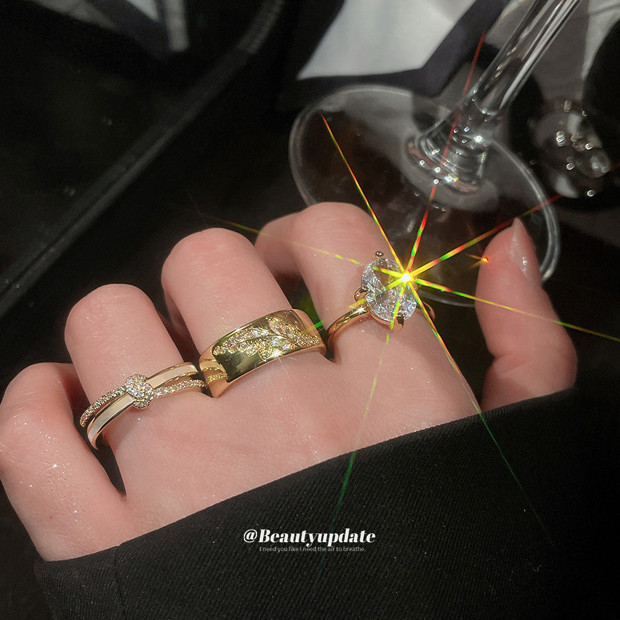 Anillo geométrico chapado en oro estilo lujo con incrustaciones de circonitas para mujer, anillo minimalista de moda para el dedo índice