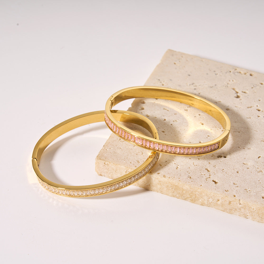 Bracciale Minimalista Geometrico in Acciaio al Titanio con Accenti di Zirconi per Donne e Uomini
