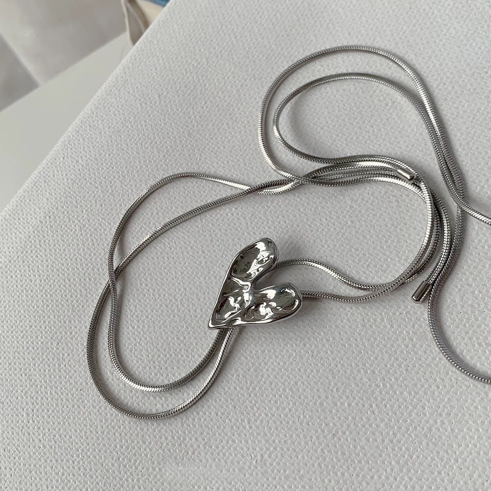 Sweet and Edgy Irregular Heart-Shaped Titanium Steel Necklace with Polished Finish, Adjustable Long Sweater Chain in Snake Chain Style for Women