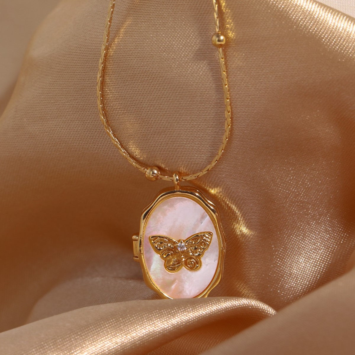 Vintage Butterfly Pendant Necklace in Copper with Gold Plating for Unisex, Adjustable Chain