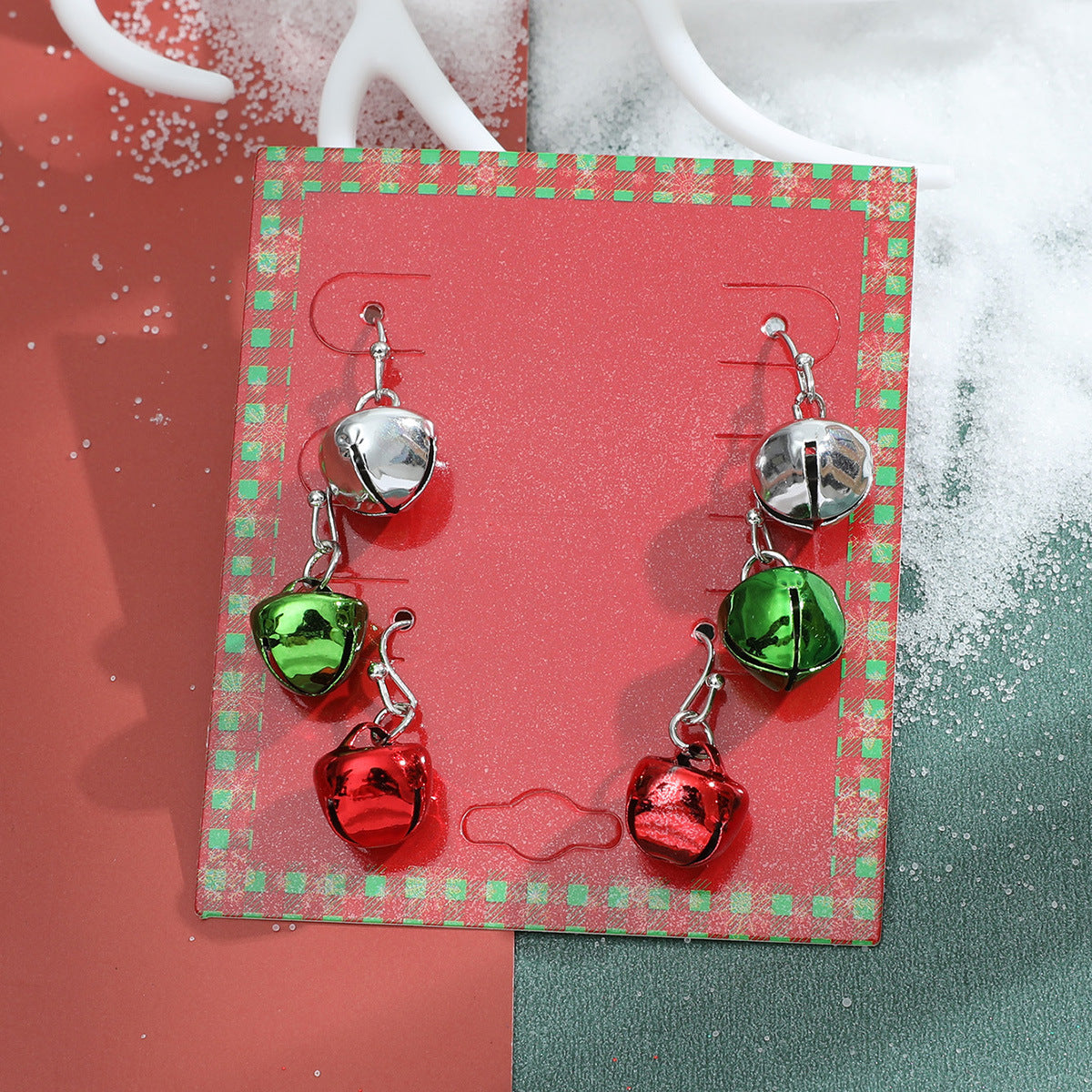 Pendientes de Navidad geométricos estilo Ins para mujer con esmalte de copo de nieve, reno y cascabel.