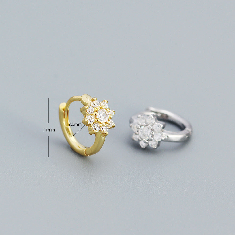Minimalist Floral Silver Stud Earrings with Rhinestone Inlay for Women S925 Sterling Silver Daisy Design Lightweight Luxury Ear Jewelry