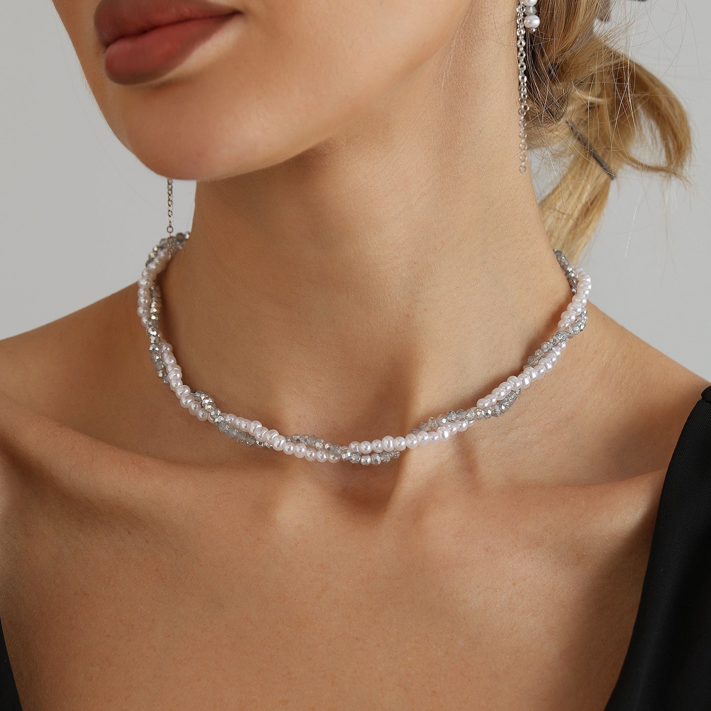 Casual Geometric Alloy Necklace with Pearl and Crystal Inlay Plated Finish Cable Chain for Women and Men