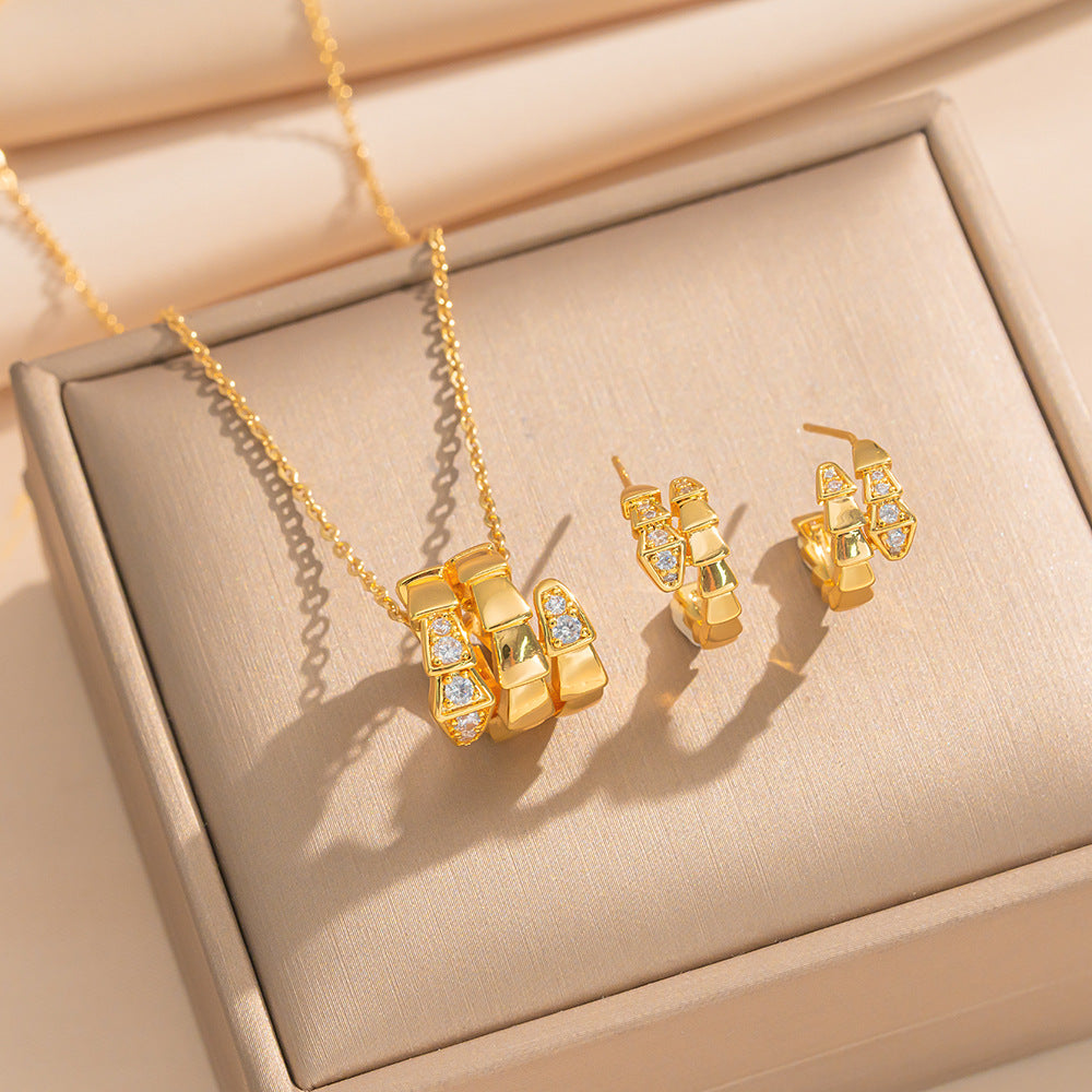 Elegant Snake-Shaped Rhinestone-Set Titanium Steel Necklace with 18K Gold Plating for Women