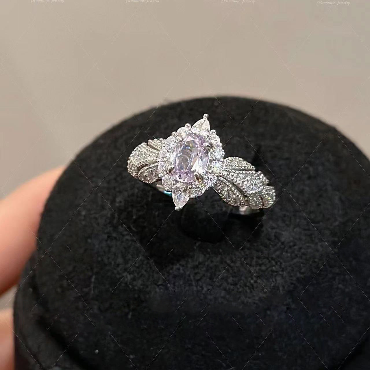 Elegante anillo ovalado abierto de estilo francés para mujer con incrustaciones de circonita cúbica en banda de cobre, anillo de moda geométrico minimalista