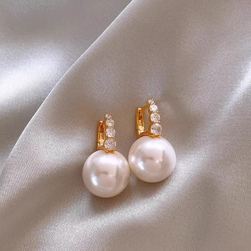 Orecchini a perno con perle stile vintage francese elegante con perni in acciaio placcato per donna, uso quotidiano, design rotondo geometrico minimalista, look di lusso