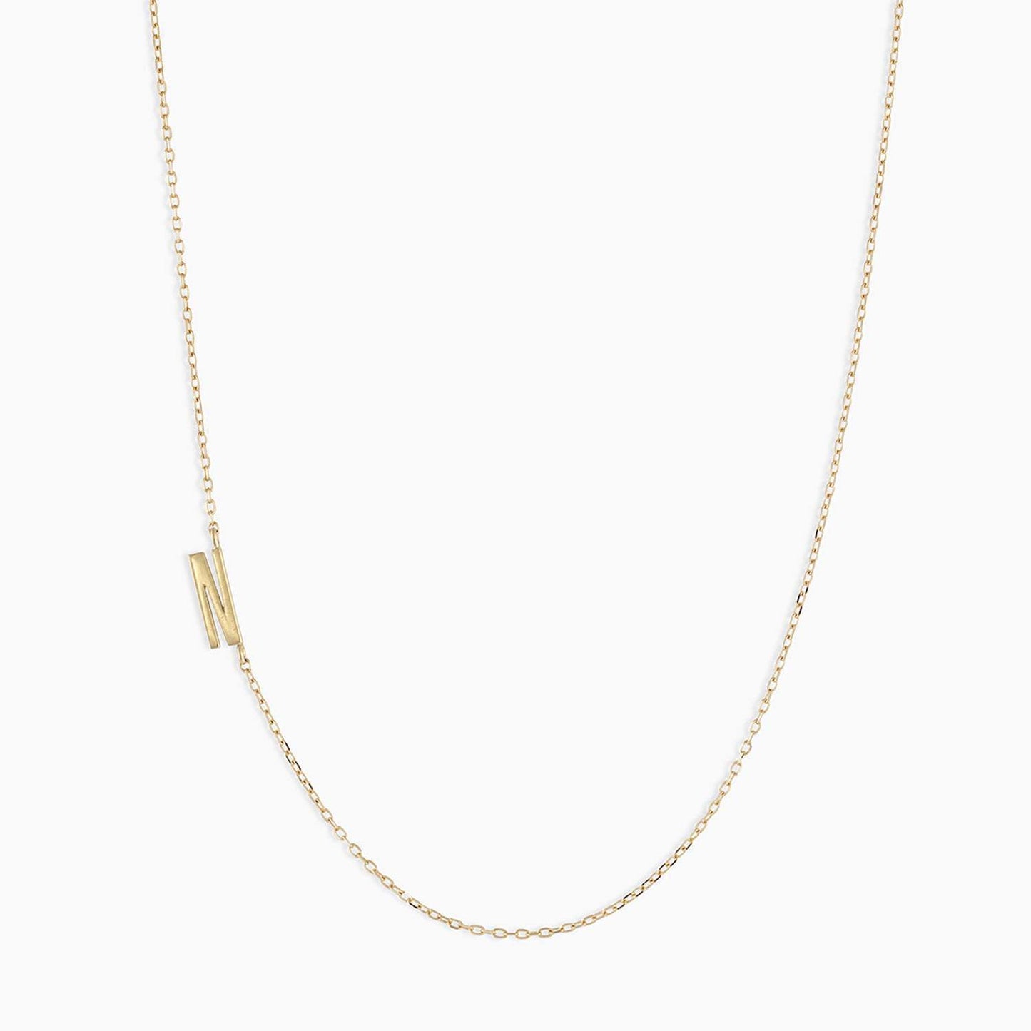 Collana con ciondolo a lettera maiuscola minimalista in acciaio inossidabile da donna con catena a maglie e finitura placcata