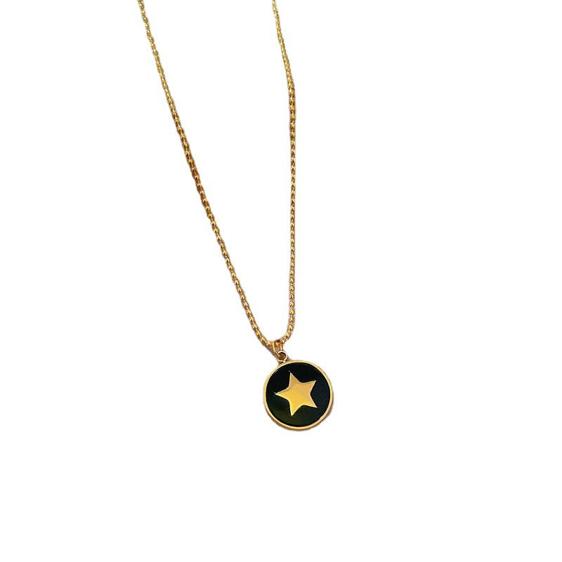 Collana con ciondolo a stella geometrica minimalista da donna con intarsio in madreperla e catena in acciaio al titanio placcato oro