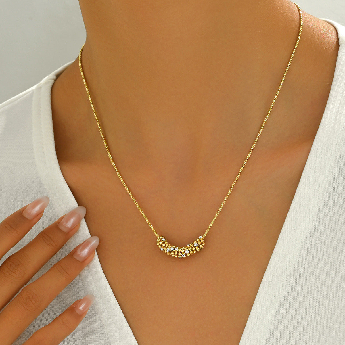 Collana con Pendente dal Design Geometrico da Donna con Intarsio in Zirconia Cubica su Catena di Rame, Collana Minimalista alla Moda per Clavicole
