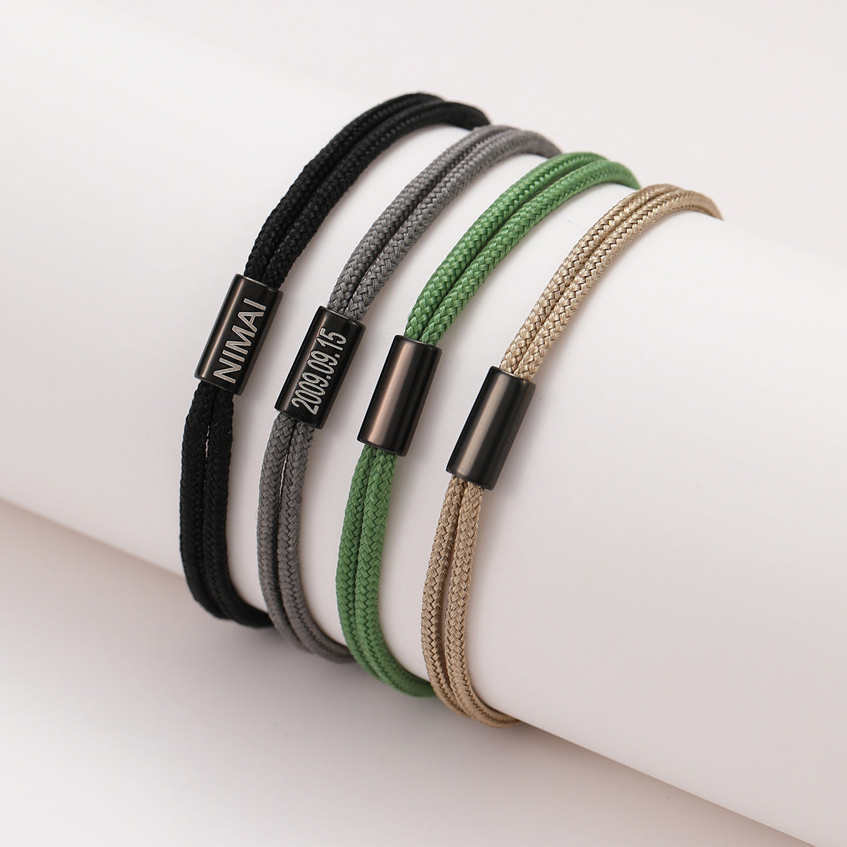 Braccialetto Regolabile Fatto a Mano Elegante e Minimalista in Acciaio Inossidabile Placcato Oro 18K con Ciondoli a Cuore e Girasole