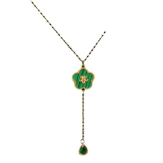 Collar Colgante Minimalista de Trébol de Cuatro Hojas Verde en Acero de Titanio con Acabado Chapado, Diseño de Cadena O para Mujer y Hombre