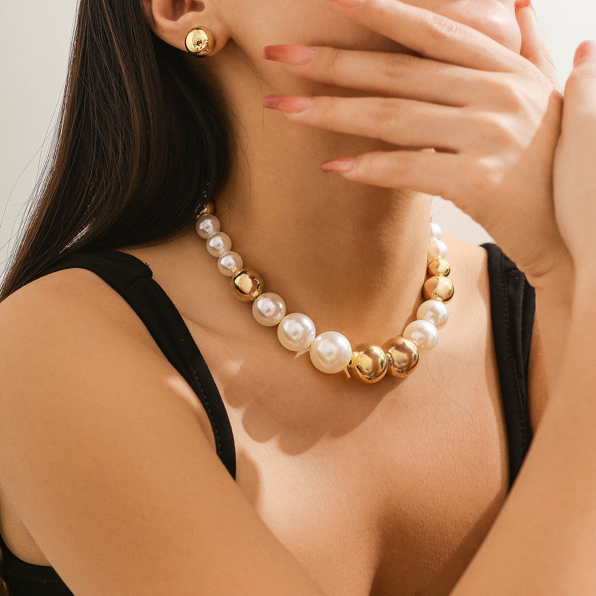 Punk Style Geometric Choker Necklace with Imitation Pearl Beads and Plated Finish