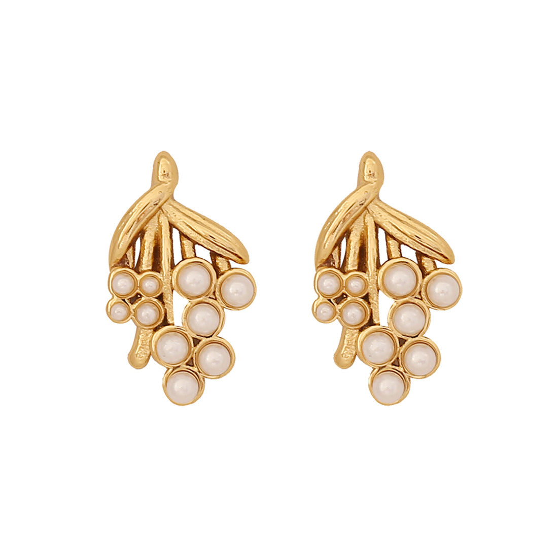 Fashionable OL Style Shell-Shaped Stainless Steel Stud Earrings with Pearl Inlay and Plated Finish