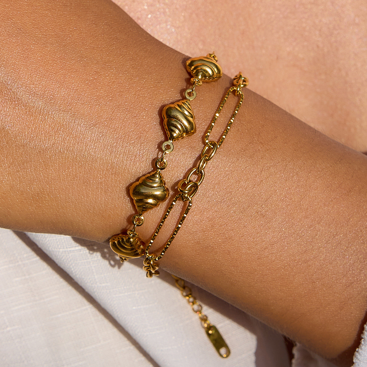 Collana Minimalista da Donna in Acciaio al Titanio a Forma di Pane con Finitura Placcata Set Bracciali in Acciaio Inossidabile