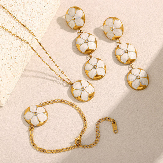 Fashion Floral Pendant Necklace Set with Stainless Steel Chain and 18K Gold Plating for Women