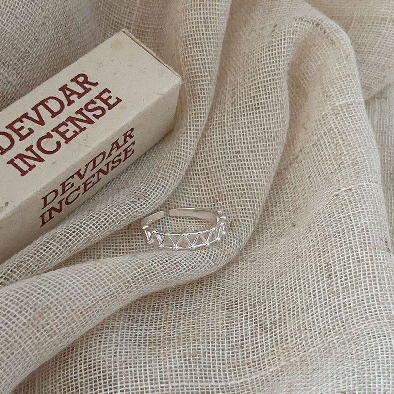 Anello Aperto a Cuore Minimalista in Argento Sterling 925 con Texture a Grana Smussata Geometrica da Donna