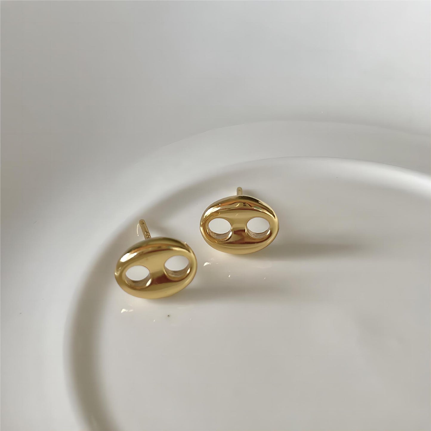 Pendientes de botón minimalistas de plata de ley 925 con baño de oro, estilo coreano, en forma de letra