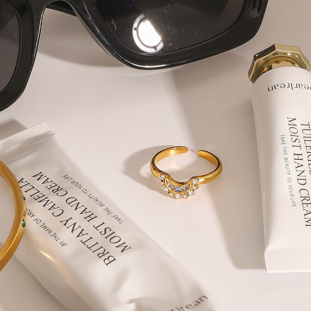 Anillo de acero inoxidable con baño de oro de 18 quilates con diseño de luna geométrica a la moda para mujer