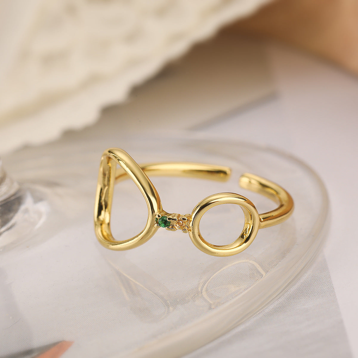 Anello Geometrico Minimalista Regolabile da Donna in Ottone con Placcatura in Oro Vero e Zirconi Micro-Incastonati