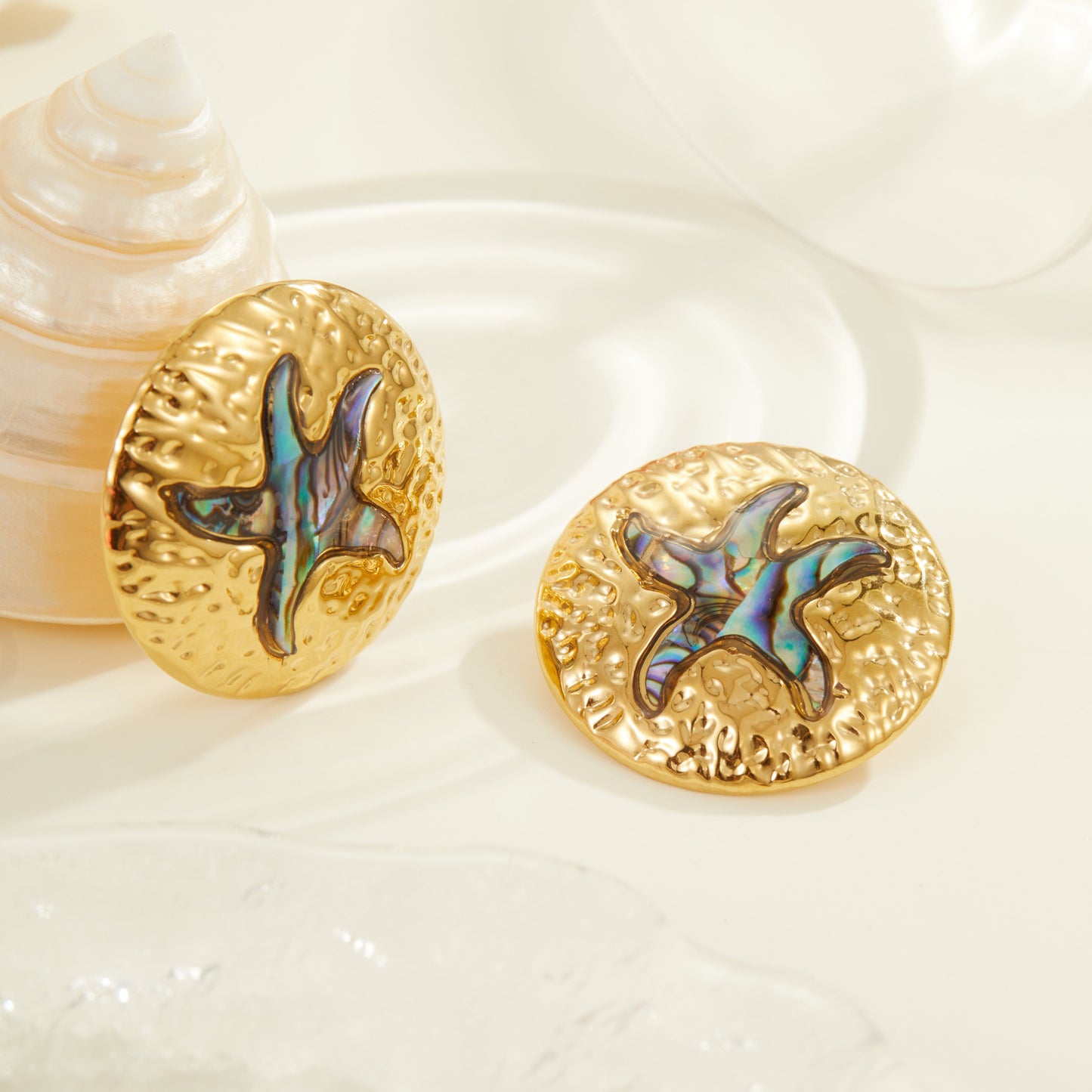 Pendientes Minimalistas de Titanio con Forma de Estrella y Acabado Galvanizado para Mujer
