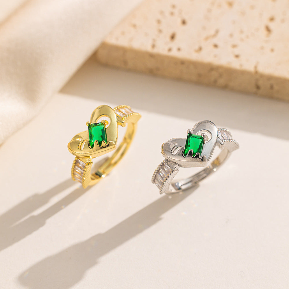 Anello Minimalista in Acciaio al Titanio a Forma di Cuore con Intarsio di Strass e Finitura Placcata da Donna