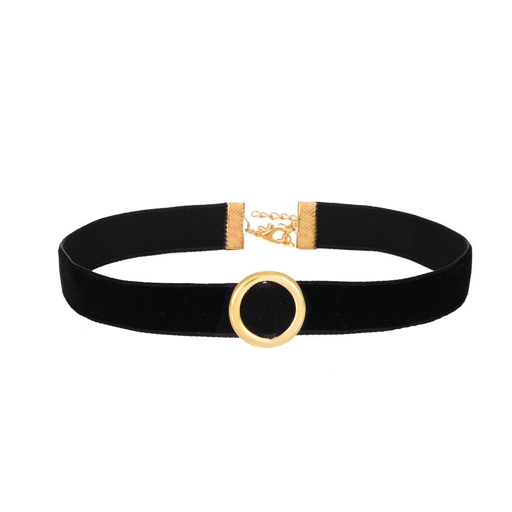 Collana girocollo Gothic Lolita con fascia in velluto, accenti floreali e geometrici, ciondolo in lega per donna