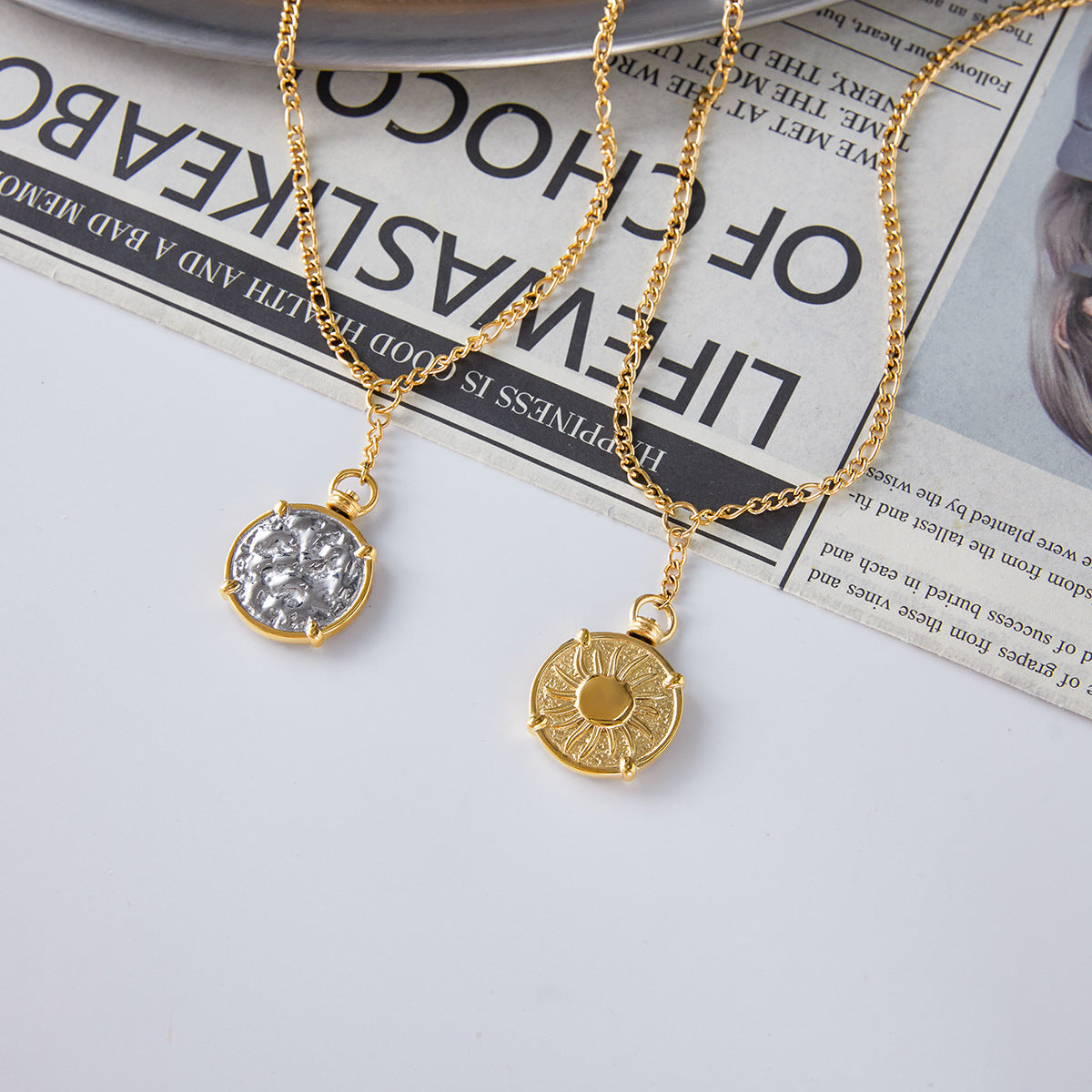 Conjunto de collar y pulsera vintage minimalista de acero de titanio con ancla y temática náutica con acabado chapado para mujer