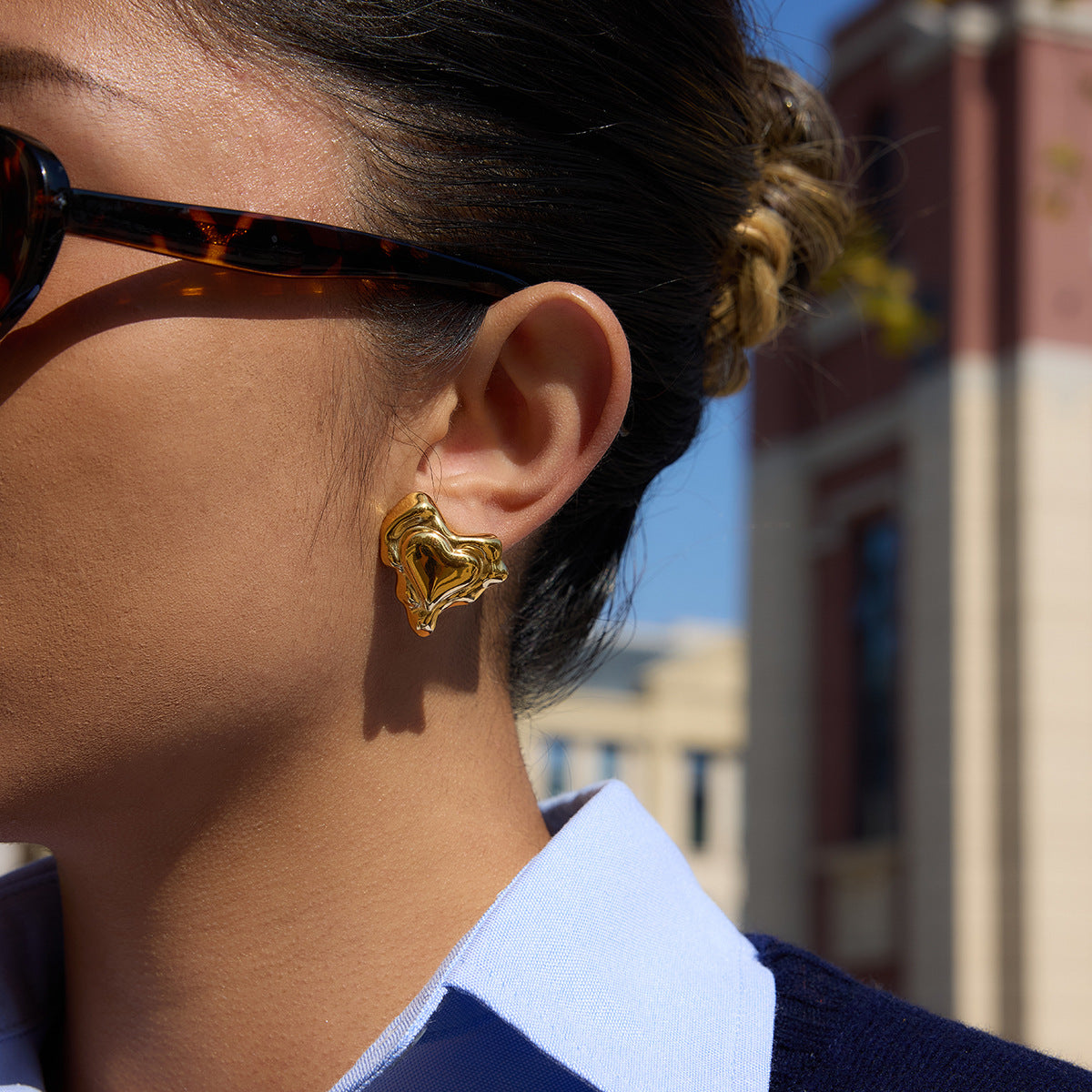 Orecchini a perno minimalisti da donna in acciaio inossidabile a forma di cuore con placcatura in oro PVD sottovuoto