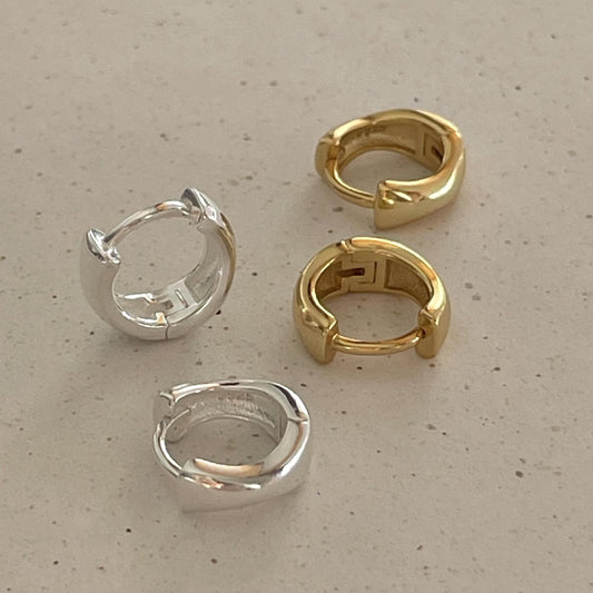 Minimalist Avocado-Shaped 925 Sterling Silver Ear Studs with Gold Plating