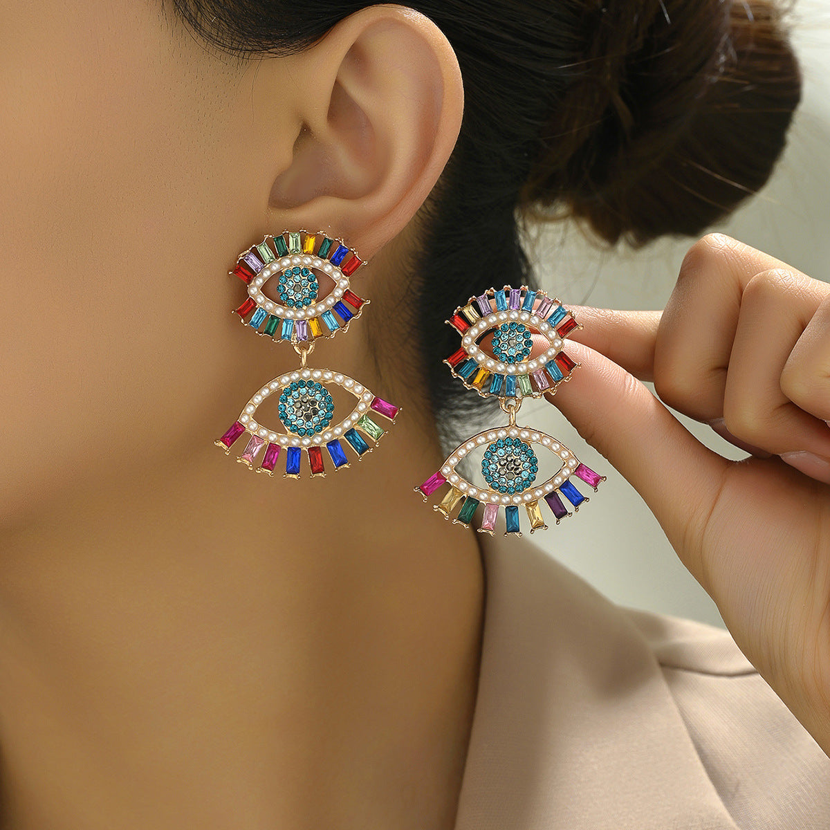 Orecchini a perno geometrici retrò minimalisti con strass da donna con design a occhio d'angelo in lega