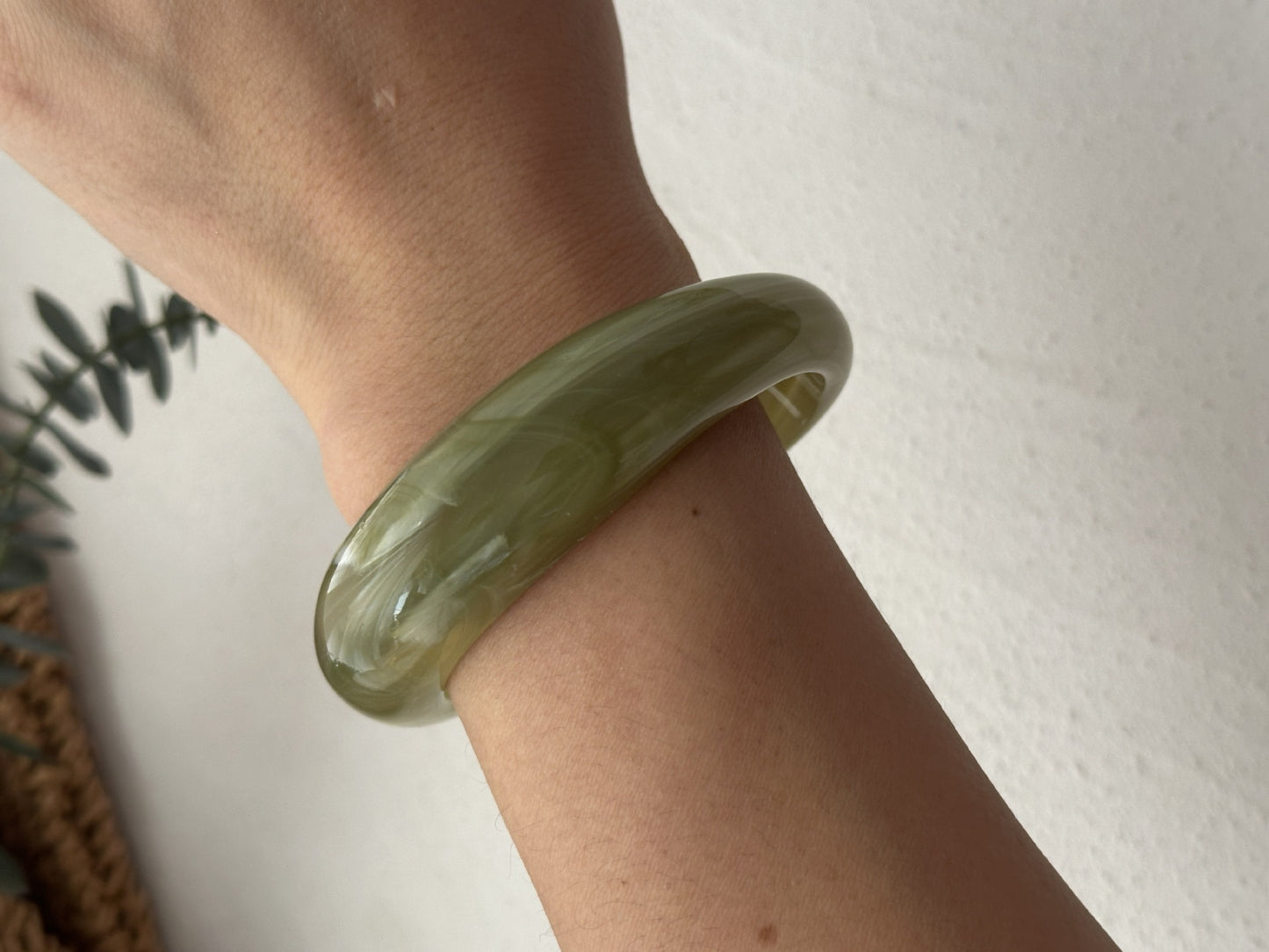 Casual Luxury Geometric Gradient Drip Oil Resin Bracelet