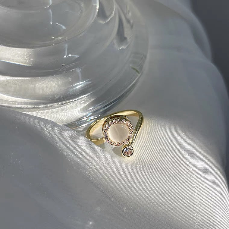 Luxury Minimalist Geometric Cat's Eye Stone Rotating Adjustable Open Ring for Women Fashion Statement Ring with Plated Alloy Band