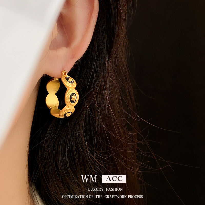 Vintage-Style Geometric C-Shaped Alloy Earrings with Electroplated Finish for Women