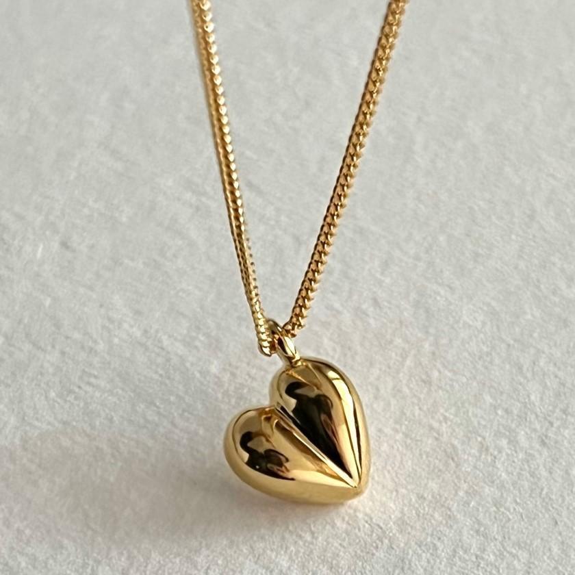 Minimalist Heart-Shaped 925 Sterling Silver Pendant Necklace with Gold Plating on Beaded Chain