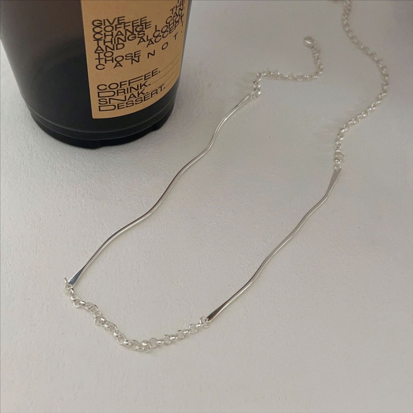 Minimalist Geometric Irregular Line Necklace in 925 Sterling Silver with Tulip Motif on Snake Chain