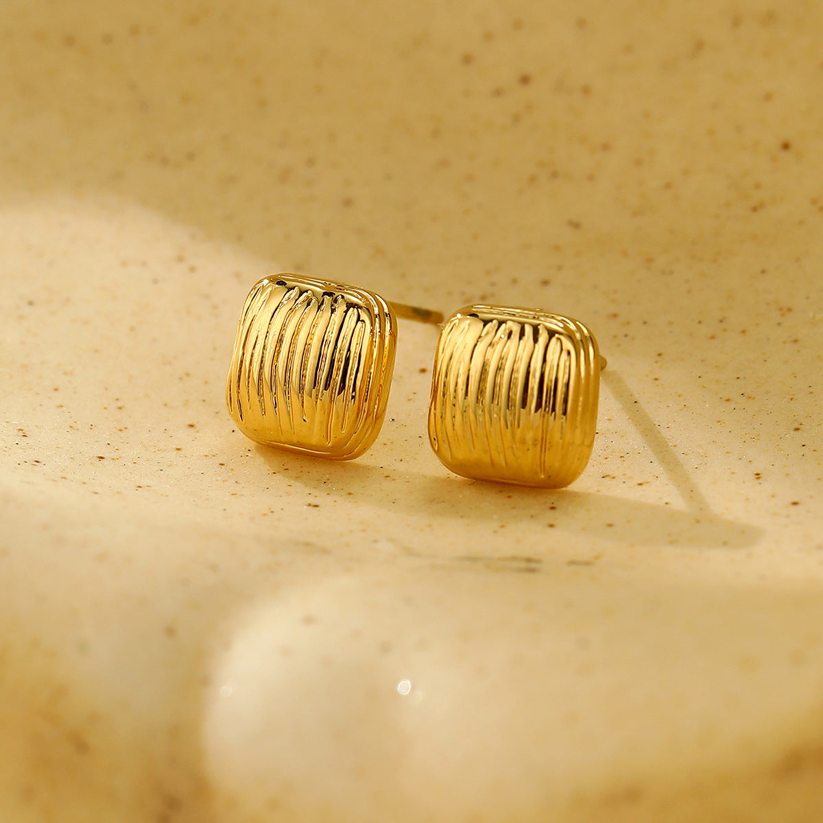 Pendientes cuadrados plisados geométricos minimalistas de acero de titanio para mujer, de acero inoxidable hipoalergénico, joyería de moda para oreja