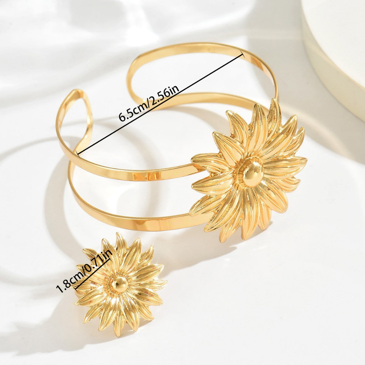 Set de pulsera y anillo de aleación con diseño floral geométrico para mujer, con acabado galvanizado y estilo de oficina a la moda