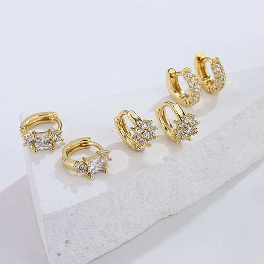 Orecchino Geometrico Minimalista per Donna in Rame Placcato Oro 18K con Intarsio di Zirconi