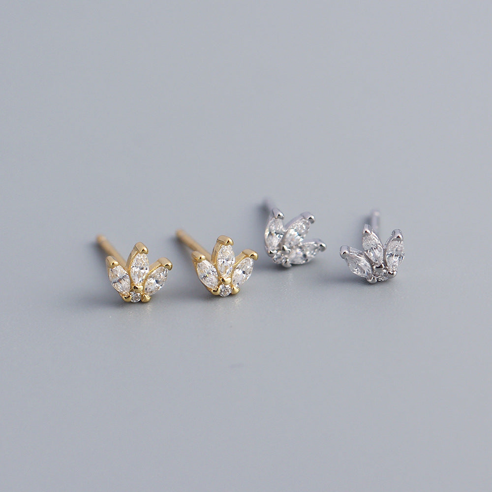 Fashionable Crown-Shaped S925 Sterling Silver Stud Earrings for Women with Rhinestone Inlay and Geometric Design
