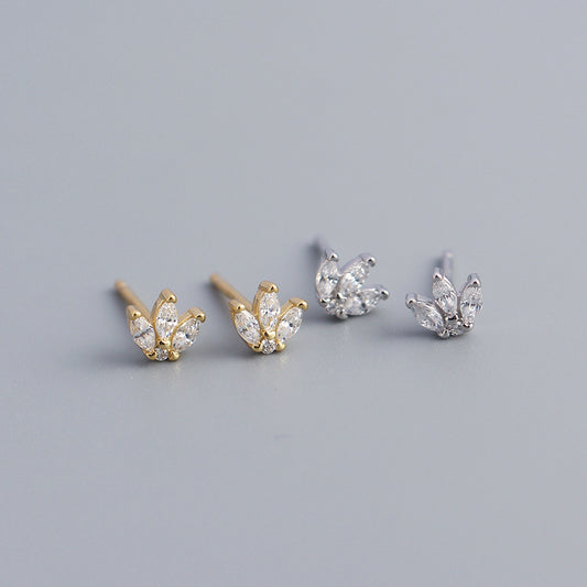 Fashionable Crown-Shaped S925 Sterling Silver Stud Earrings for Women with Rhinestone Inlay and Geometric Design
