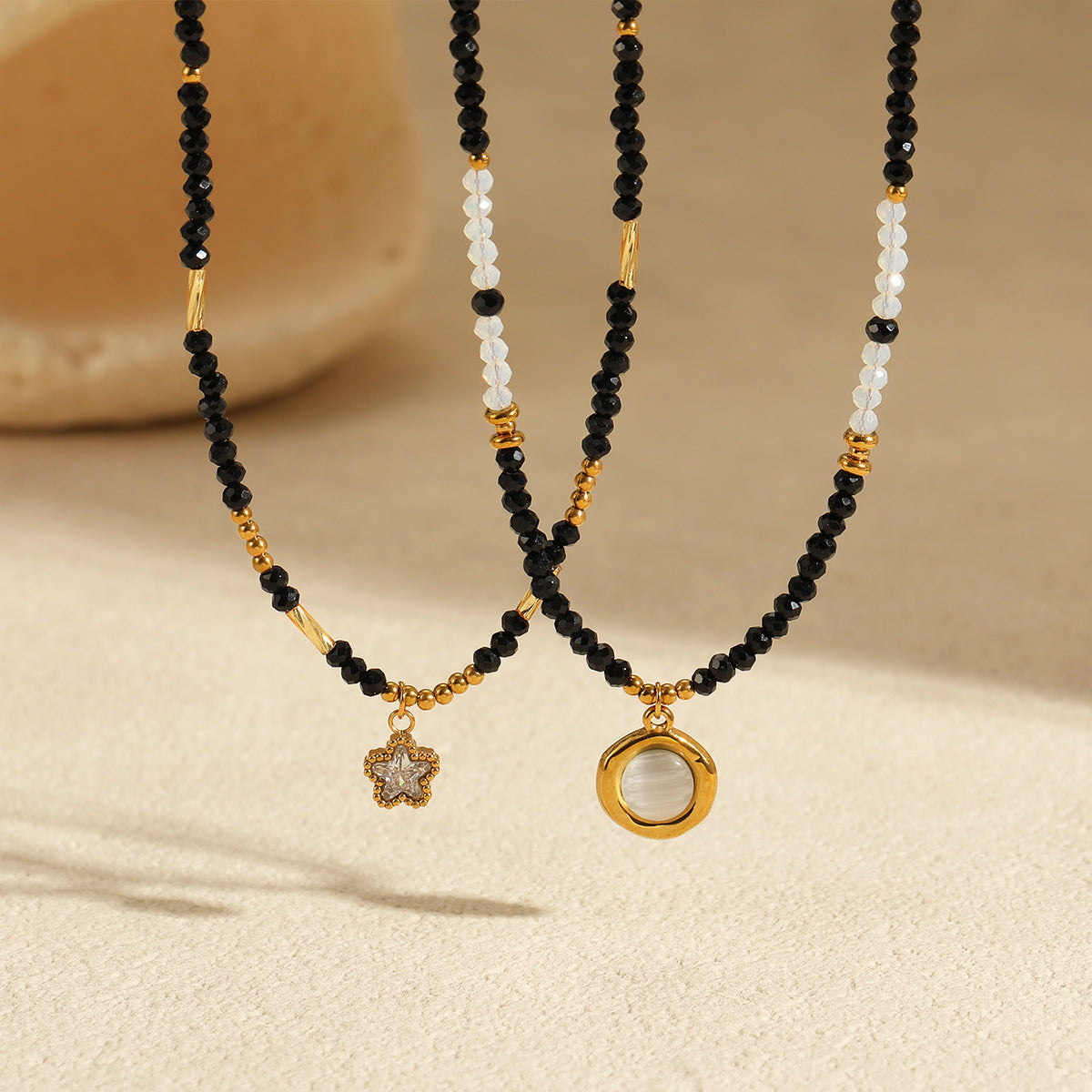 Collar de acero inoxidable con forma de estrella a la moda para mujer, colgante geométrico de lujo ligero con acabado chapado en cadena estándar