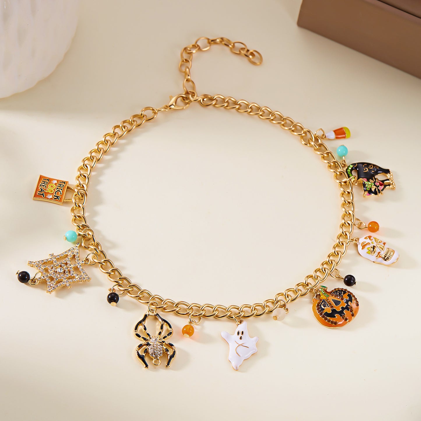 Bracciale in lega a tema Halloween con design zucca fantasma ragno elettrolitico da donna