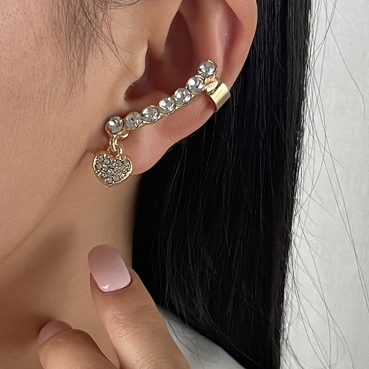 Elegante Ear Cuff Curvo da Donna in Lega con Intarsio di Strass, Orecchini d'Impatto alla Moda e Versatili