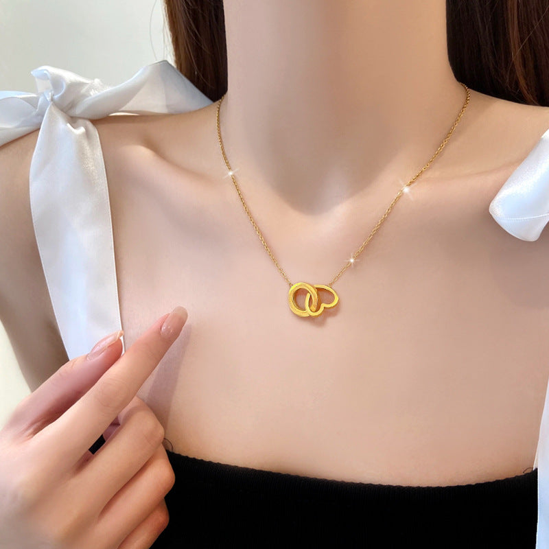 Collar minimalista chapado en acero de titanio con forma de corazón para mujer con colgante geométrico y delicada cadena de clavícula