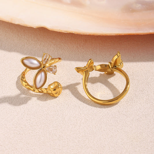 Anillo de acero inoxidable con forma de mariposa, estilo OL, chapado en oro de 18 quilates y detalles de perlas simuladas