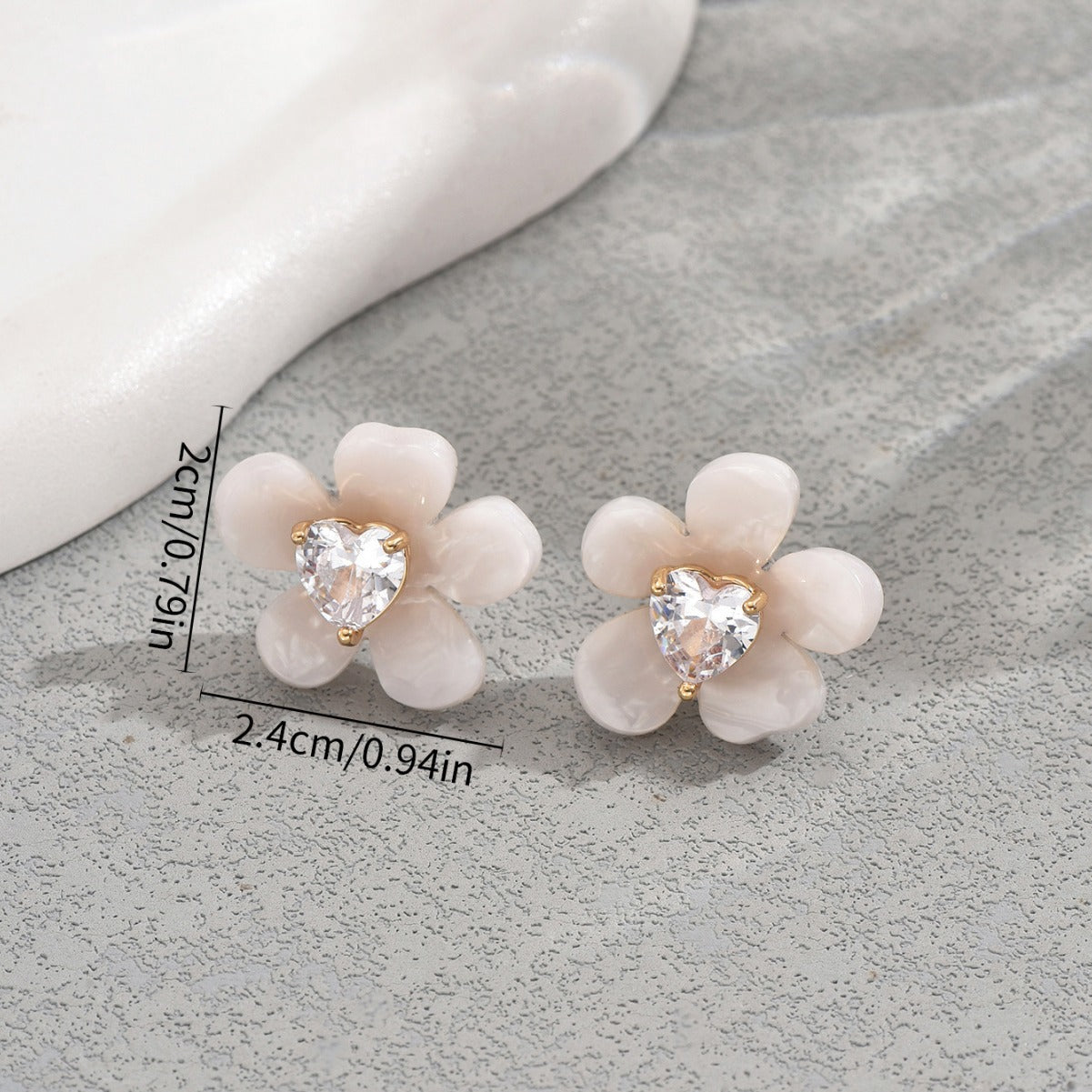 Pendientes Minimalistas de Diseño Floral Fresco con Diamantes de Imitación para Mujer con Base de Cobre y Postes de Acero Inoxidable