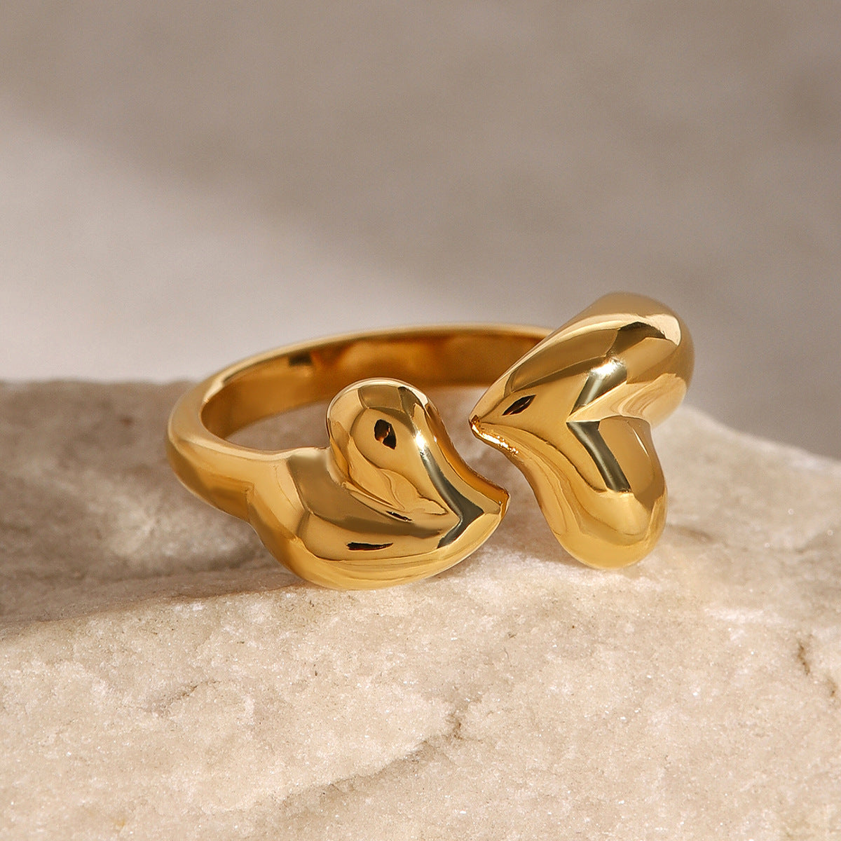 Anillo minimalista de acero inoxidable con forma de corazón para mujer