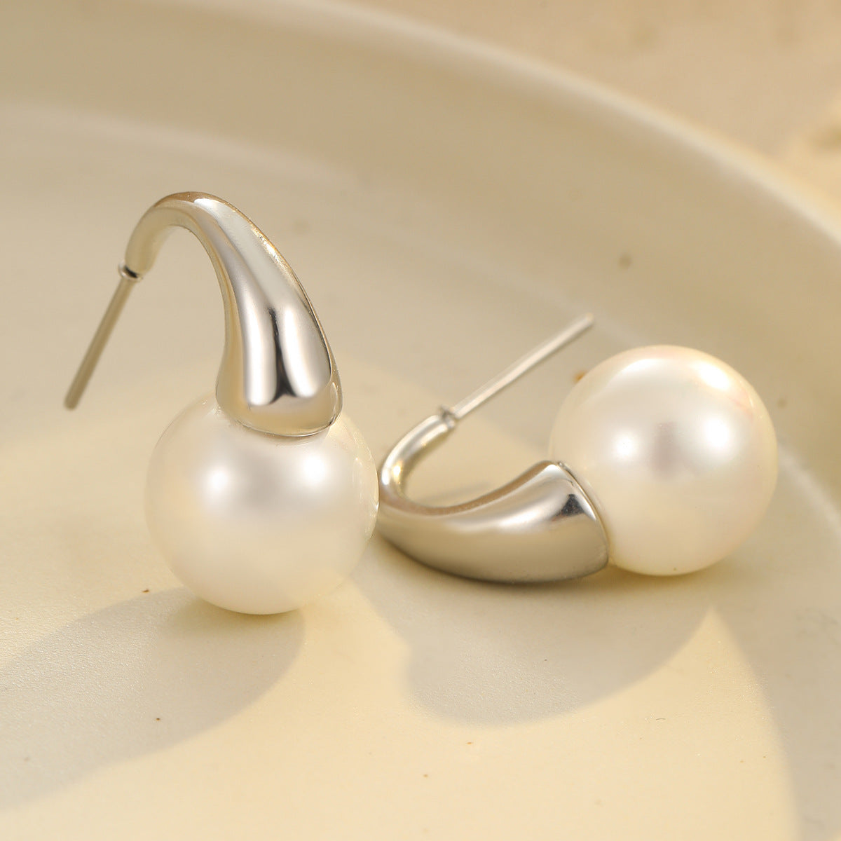 Orecchini Eleganti da Donna in Acciaio Inossidabile Stile Perla con Finitura Placcata, Minimalisti per Ufficio
