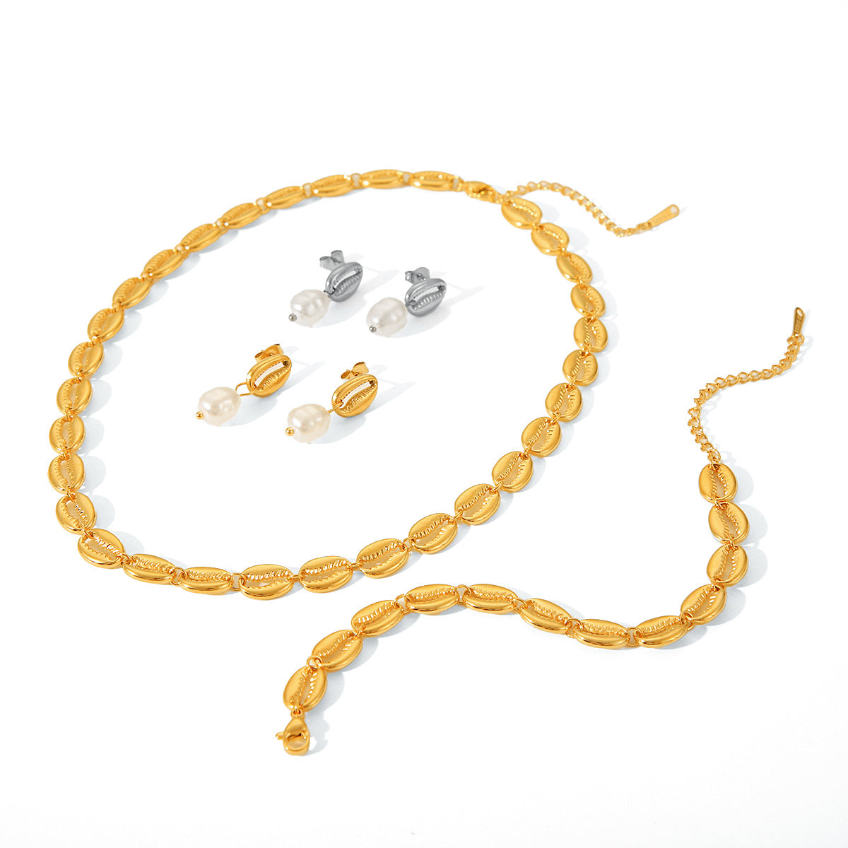Set collana in acciaio al titanio a forma di conchiglia minimalista con bracciale a catena in acciaio inossidabile e orecchini, gioielli ispirati all'oceano per donna