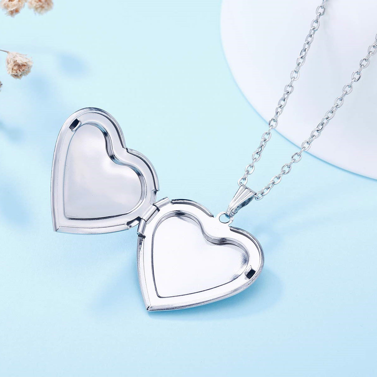 Natural Style Heart-Shaped Stainless Steel Pendant Necklace with Opening Photo Frame and Engraving Capability for Women